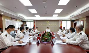海關(guān)總署政治部主任、黨委委員許大純5月9日在長(zhǎng)沙海關(guān)調(diào)研