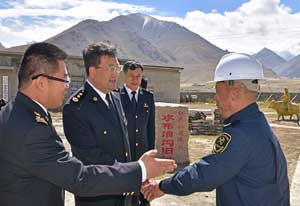 海關(guān)總署副署長(zhǎng)孫玉寧在烏魯木齊海關(guān)調(diào)研
