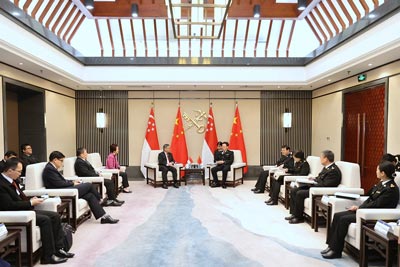 海關(guān)總署署長俞建華會見新加坡貿(mào)易及工業(yè)部部長顏金勇