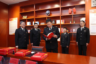 海關(guān)總署署長俞建華到貴州調(diào)研（圖）