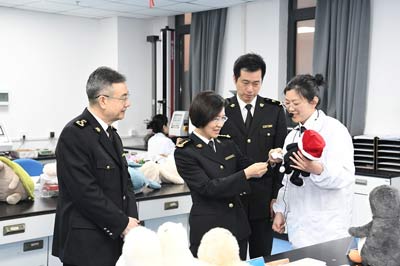 海關(guān)總署署長孫梅君到上海調(diào)研