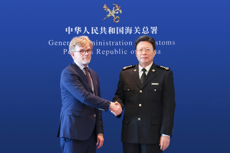 海關(guān)總署署長俞建華會見法國農(nóng)業(yè)與糧食主權(quán)部部長馬克·費(fèi)諾（圖）