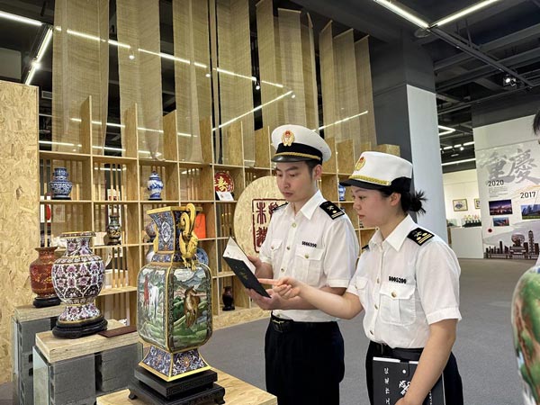 西永海關(guān)護(hù)航國(guó)際文化交流