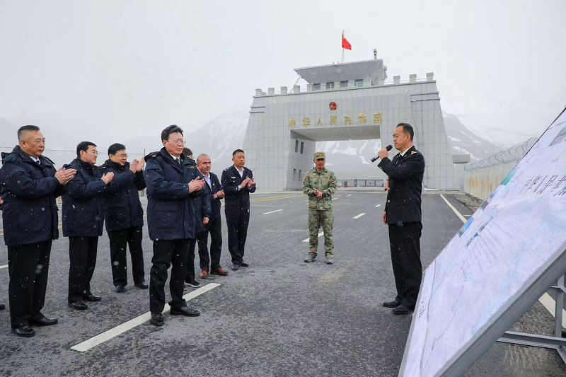 海關(guān)總署署長俞建華到新疆調(diào)研