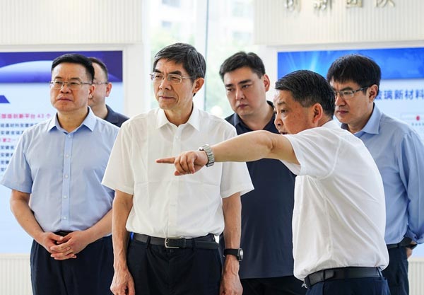 海關(guān)總署副署長(zhǎng)王令浚7月26日至28日在合肥海關(guān)調(diào)研