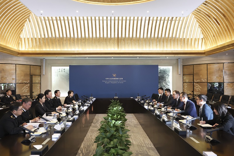 海關(guān)總署署長俞建華會(huì)見雀巢集團(tuán)首席執(zhí)行官（CEO）馬克·施奈德（圖）