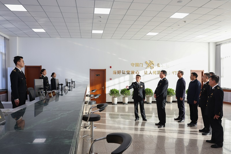 俞建華在太原海關(guān)所屬大同海關(guān)調(diào)研
