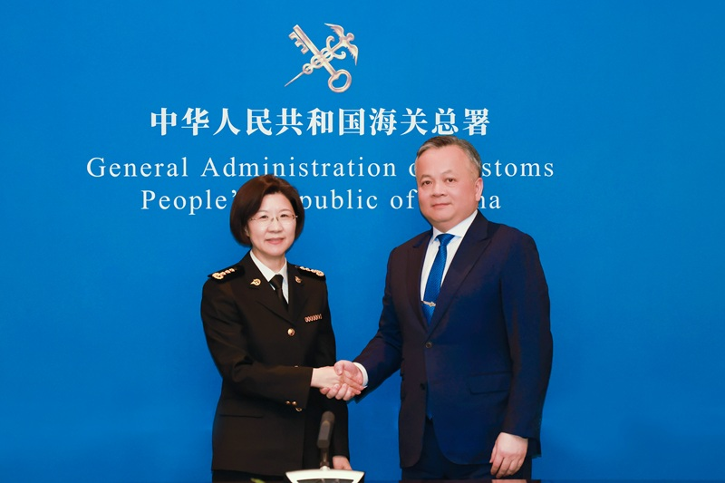 海關(guān)總署署長孫梅君會見澳門海關(guān)關(guān)長何浩瀚