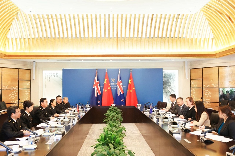 海關(guān)總署副署長趙增連在署與新西蘭海關(guān)署署長克莉絲汀·史蒂文森共同主持召開第6次中新海關(guān)年度署級對話（圖）